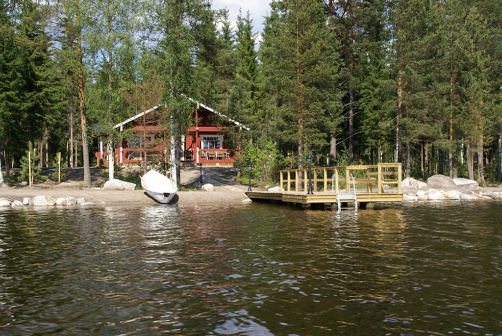 Kartanohotelli Satulinna Huvilat Hirvensalmi Buitenkant foto